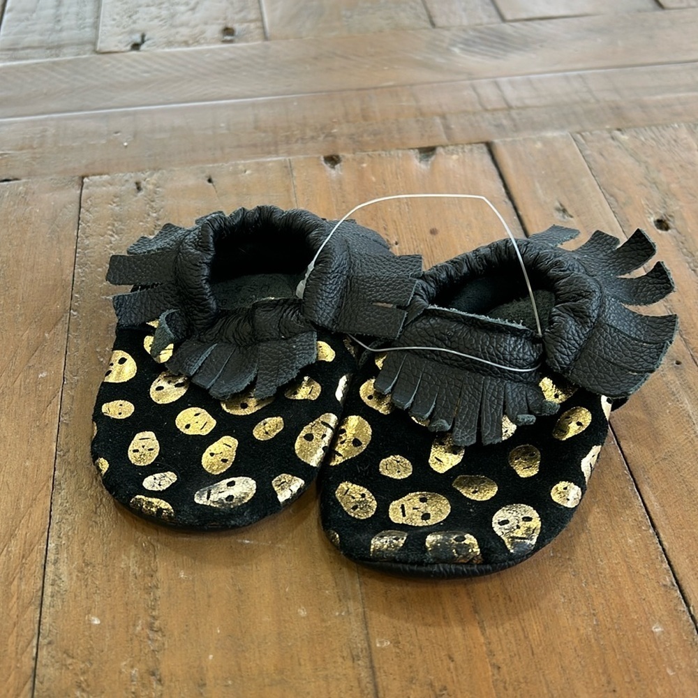 Burdock metallic skull black leather moccasins